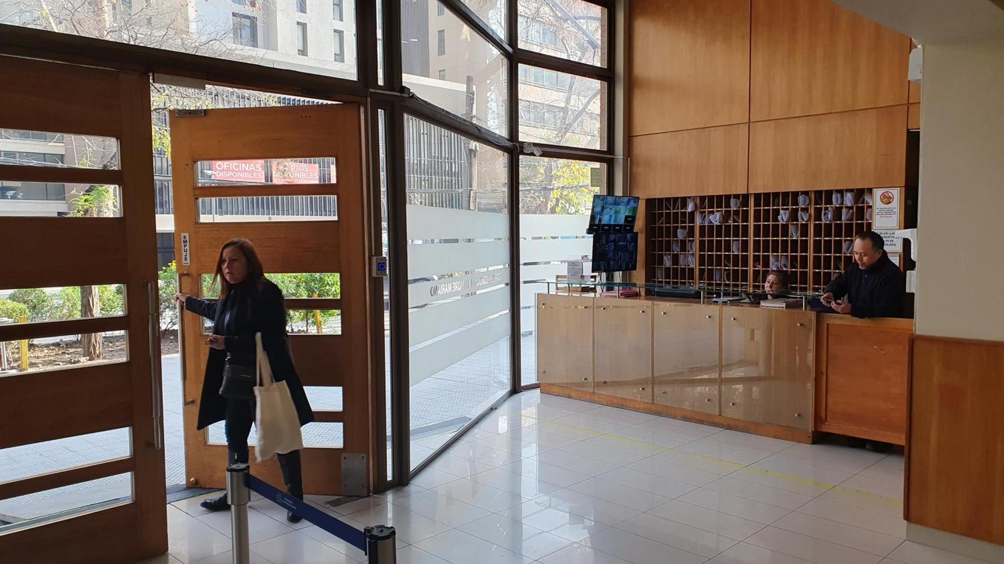 サンティアゴProvidencia A Pasos Del Metro Pedro De Valdiviaアパートメント エクステリア 写真